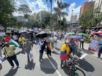 Petro convoca Constituyente desde Medellín en medio de marchas del Día del Trabajo con fuerte presencia policial