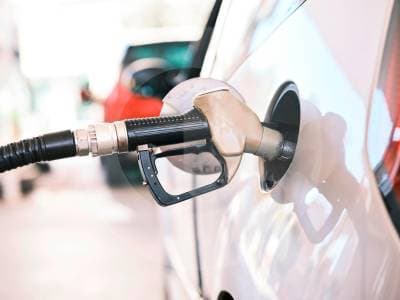 Tensiones en Medio Oriente amenazan con disponer gasolina en EE. UU. hacia los 3 dólares por galón