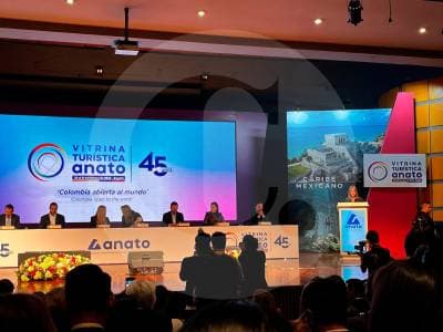 Turismo ya deja casi 11 mil millones de dólares anuales: el segundo sector que más divisas trae a Colombia