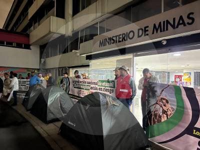 Crisis del etanol genera bloqueo en Ministerio de Minas: trabajadores advierten que no cederán sin mesa de negociación