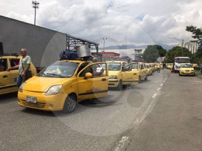 MinTransporte propone modernizar el taxi: elimina trámites y abre paso entre municipios