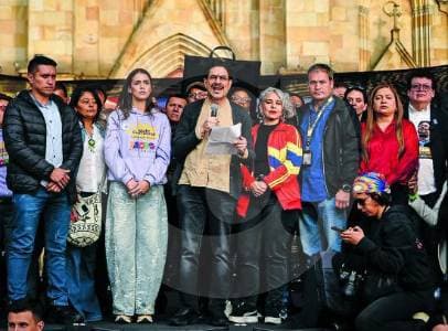 Ministerio de Salud pagó tarima que después usó campaña de Cepeda: recursos públicos bajo sospecha