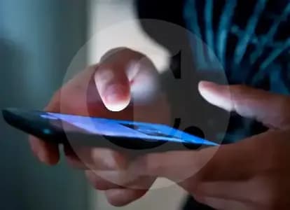 IA potencia el acoso digital contra mujeres en Colombia: más del 53% ha sufrido violencia en línea