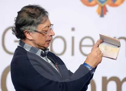 Nuevo pasaporte colombiano arranca hoy entre promesas del Gobierno y dudas jurídicas sin resolver