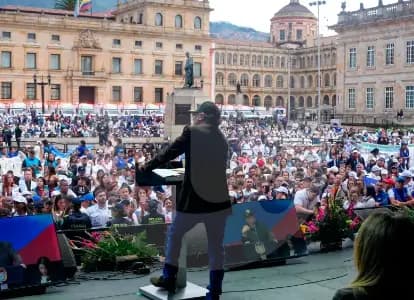 MinSalud invirtió más de mil millones en tarima que después usó el Pacto para su cierre de campaña