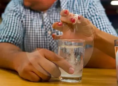Joven drogado en bar de Bogotá: le robaron más de 50 millones en efectivo y pertenencias