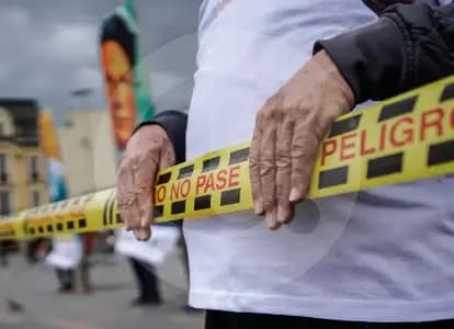 Pareja de adultos mayores asesinada en Bogotá: cámaras captan a hombre saliendo de la casa
