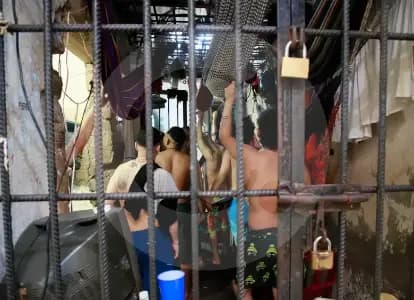 Gobierno lanza nuevo modelo de salud para reclusos a pocos días de dejar el cargo