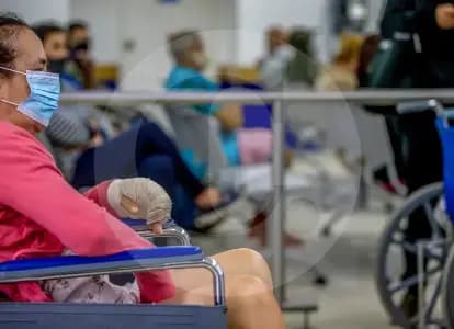 Oposición rechaza plan de Petro para liquidar EPS: "Está destruyendo la salud"