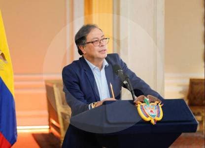 Petro niega caos de seguridad mientras el país sufre 31 ataques y 21 muertos en el fin de semana