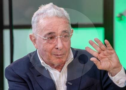 "Le tengo más miedo a Cepeda que a Petro": la apuesta de Uribe en la recta final electoral
