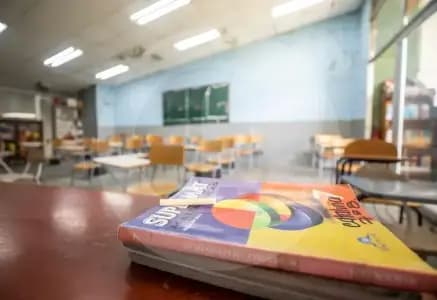 Docentes públicos recibirán aumento del 7% y nueva bonificación en 2026