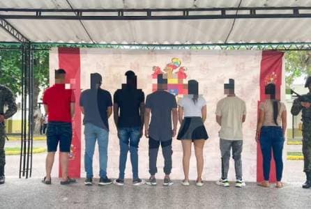 Siete disidentes de Iván Mordisco se entregan en el Meta, incluyendo a una menor reclutada a la fuerza