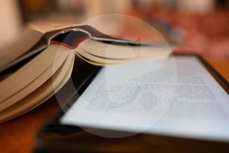 El celular revolucionó la lectura en Colombia: cómo pasamos del 11% al 45% de lectores digitales