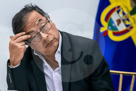 Más allá del avión: las "salidas en falso" de Petro en defensa, pensiones y elecciones