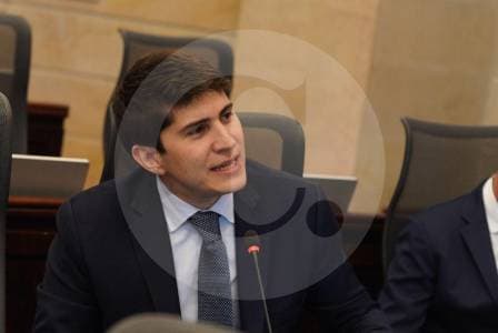 Manzur seguirá recibiendo salario pese a estar preso por caso UNGRD