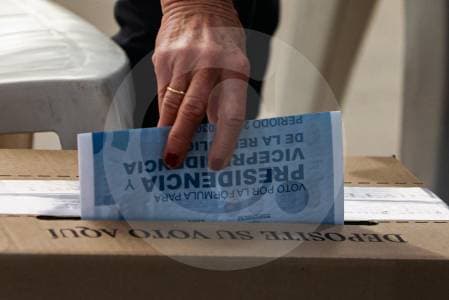 Disidencia de Calarcá obliga a votantes a fotografiar tarjetones en Caquetá: denuncian constreñimiento electoral