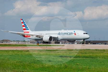 Investigan si vuelo de American Airlines recibió impactos de bala entre Miami y Medellín