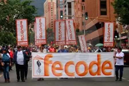 Fecode convoca paro nacional el 15 de abril por crisis en salud de maestros y demandas laborales