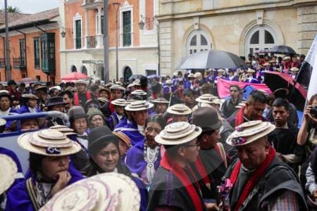 Cerca de 500 indígenas Misak viajan a Bogotá para exigir garantías al Gobierno Nacional