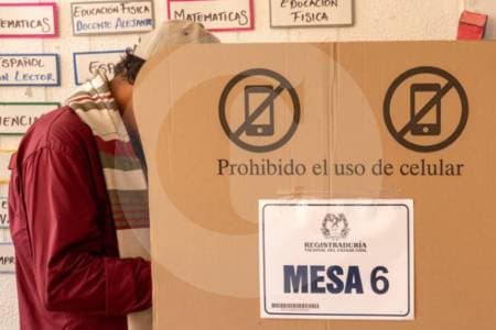 Celular guardado en la segunda vuelta: qué puede y qué no puede hacer en el puesto de votación