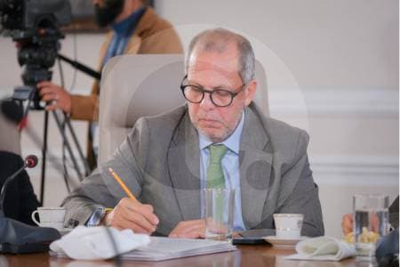 Cancillería abre investigación disciplinaria a embajador en Brasil por uso irregular de bienes oficiales