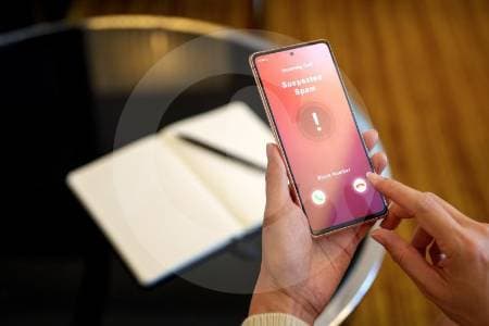 El spam telefónico no es casualidad: cómo los estafadores lo usan como arma para robar su dinero