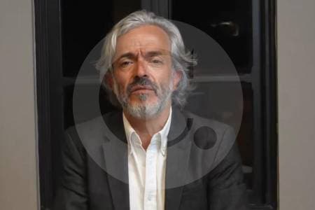 Oviedo rechaza "cafés" y pide debates públicos para decidir a quién apoyar en segunda vuelta
