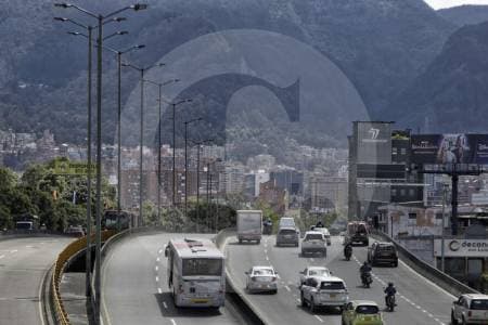 El fantasma de la placa AAA000: cientos de millones en multas de un carro que nadie puede encontrar