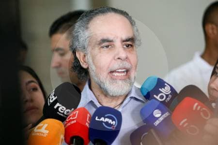 Benedetti defiende a Petro: dice que sus mensajes en redes son "análisis político" sin ofrecimiento de dinero