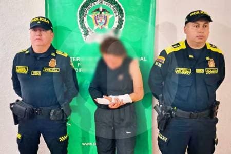 Capturada mujer que se hacía pasar por disidentes para extorsionar y ocupar fincas en Cundinamarca