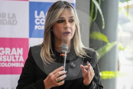 "Si gana Cepeda, perdemos a Colombia": Vicky Dávila alerta sobre candidato en Gran Consulta