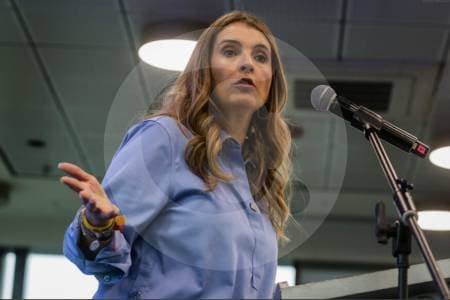 Paloma Valencia alerta sobre posible hackeo de su celular durante campaña presidencial