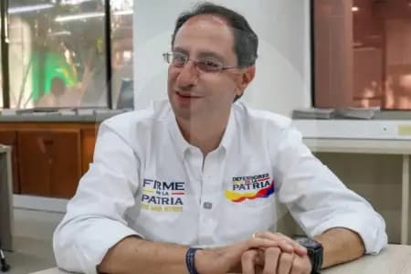 Restrepo arrecia contra Cepeda y revela hallazgos del empalme anticorrupción