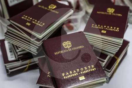 Cancillería suspende expedición de pasaportes por falla en plataforma tecnológica