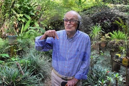 Gustavo Álvarez Gardeazábal denuncia visita intimidatoria de la Policía a su finca en Antioquia