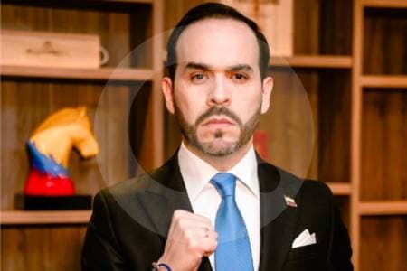 Juez ordena a De la Espriella retractarse por conducta machista contra periodista en entrevista