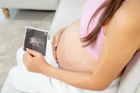 El caso único en Colombia: mujer tuvo mellizos de dos hombres distintos