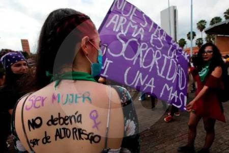 Colombia registra miles de casos de violencia contra mujeres en 2025: abuso, trata y feminicidio sin tregua