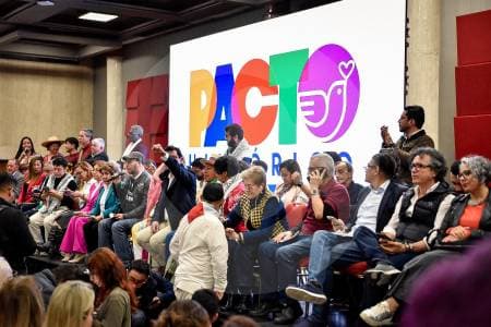 Roy Barreras critica al Pacto Histórico por amenazar bases en lugar de sumarlas a su consulta