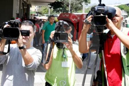 Agresiones contra periodistas se triplican en cobertura electoral: la FLIP alerta sobre riesgo a la democracia