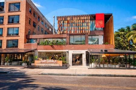 Juan Valdez abre su templo del café en Bogotá: cómo una tienda busca revalorizar el trabajo cafetero