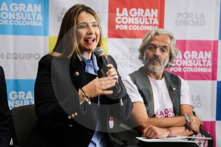 Oviedo y Valencia: ¿alianza posible entre dos visiones políticas opuestas?
