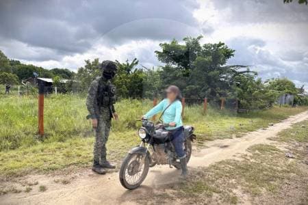 Explosivos en caminos rurales de Meta y Guaviare ponen en riesgo a campesinos días antes de elecciones