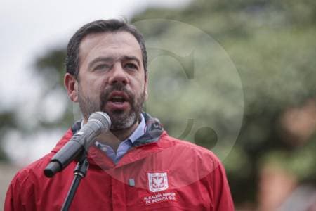 Galán reúne congresistas para desbloquear acceso de la Policía a cámaras privadas en Bogotá