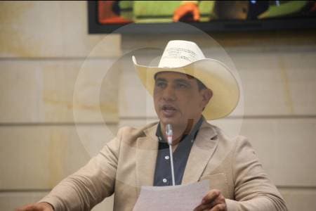 Exfuncionaria denuncia a senador Alirio Barrera por presunto acoso sexual en 2016