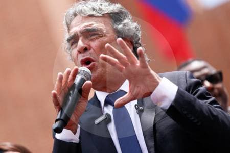 Fajardo rechaza rumores de renuncia: "No nos van a sacar" de la contienda presidencial