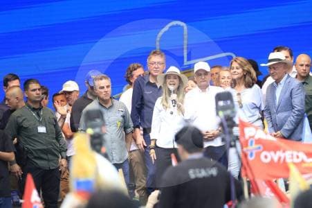 Paloma Valencia cierra campaña en Envigado con Uribe y Jorge Barón de telonero