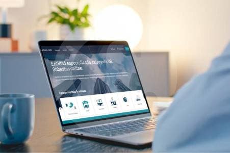 Subastas digitales movieron 271 mil millones en 2025: cómo las empresas convierten sus activos en efectivo