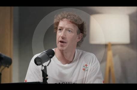 Zuckerberg admite lo que ya sabíamos: los algoritmos prefieren desconocidos a tus amigos